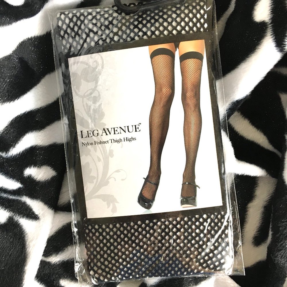 *LEG AVENUE #9011 Black  Fishnet Nylon Thigh Highs NWT NOS One size